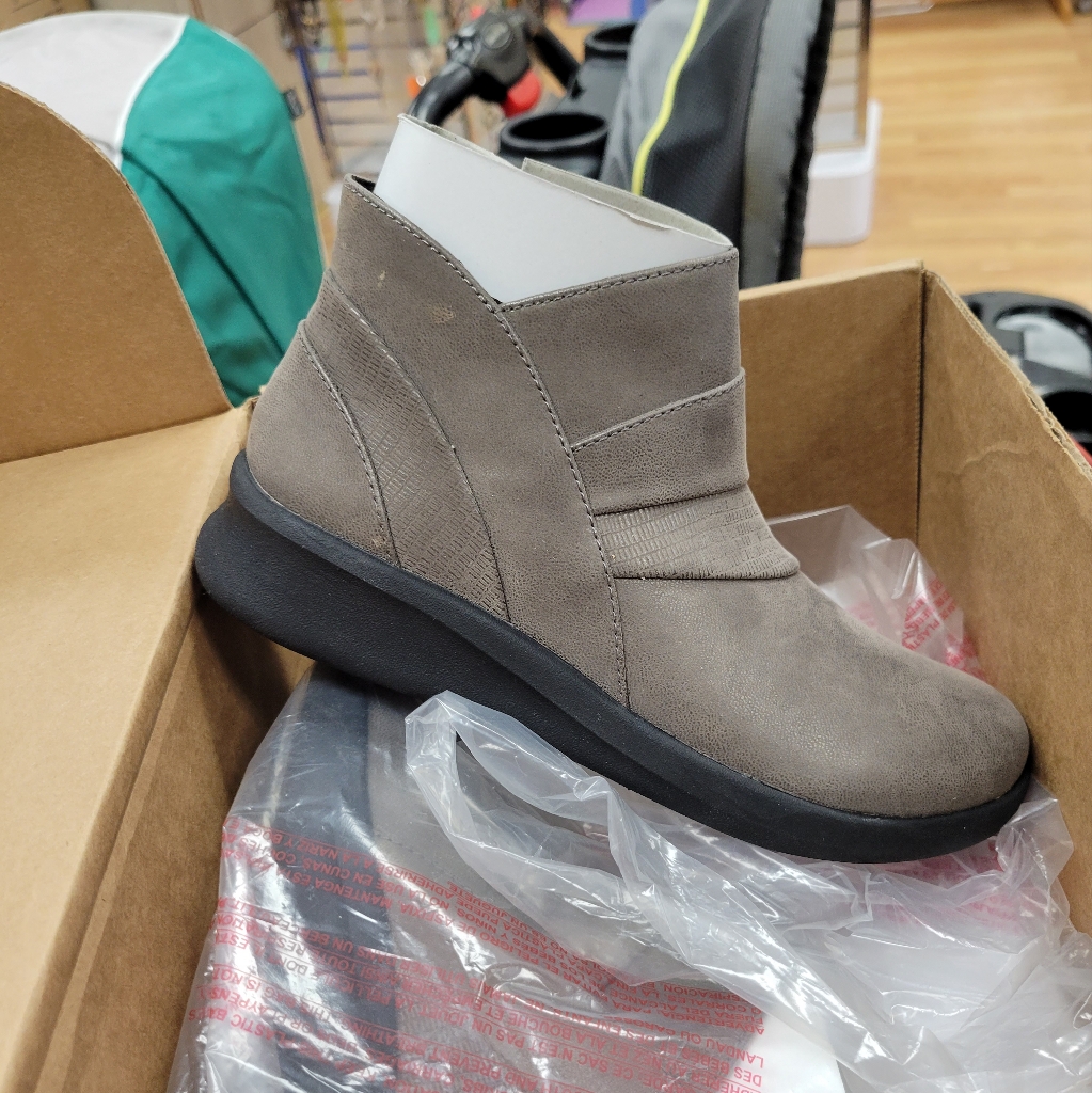 New Clark's Cloud Steppers Sillian 2.0 Pewter Boots Size 5.5m